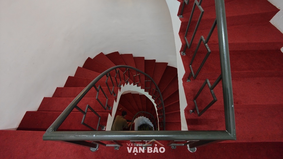 Thảm đỏ trải sàn giá rẻ tham cau thang mau do 4